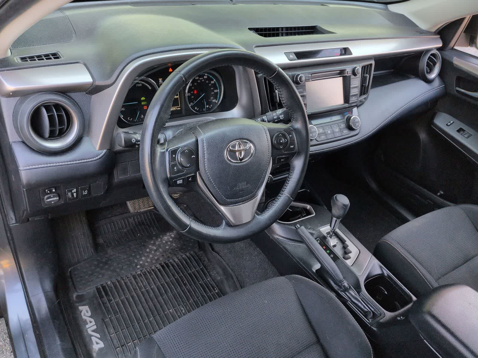 Thumbnail: 2018 Toyota RAV4 - 10