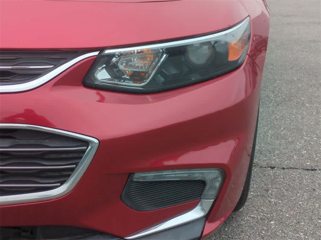 Thumbnail: 2016 Chevrolet Malibu - 11