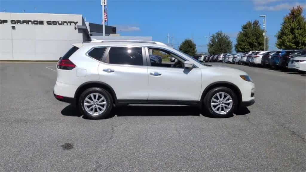 Thumbnail: 2017 Nissan Rogue - 9