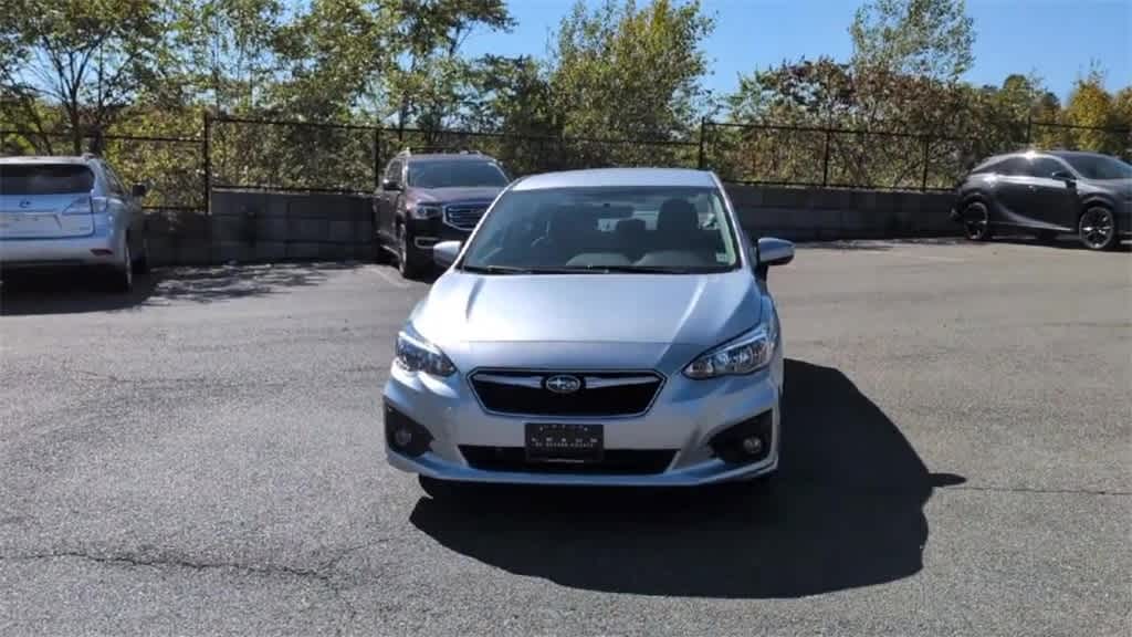 2019 Subaru Impreza 2.0i Premium photo 2