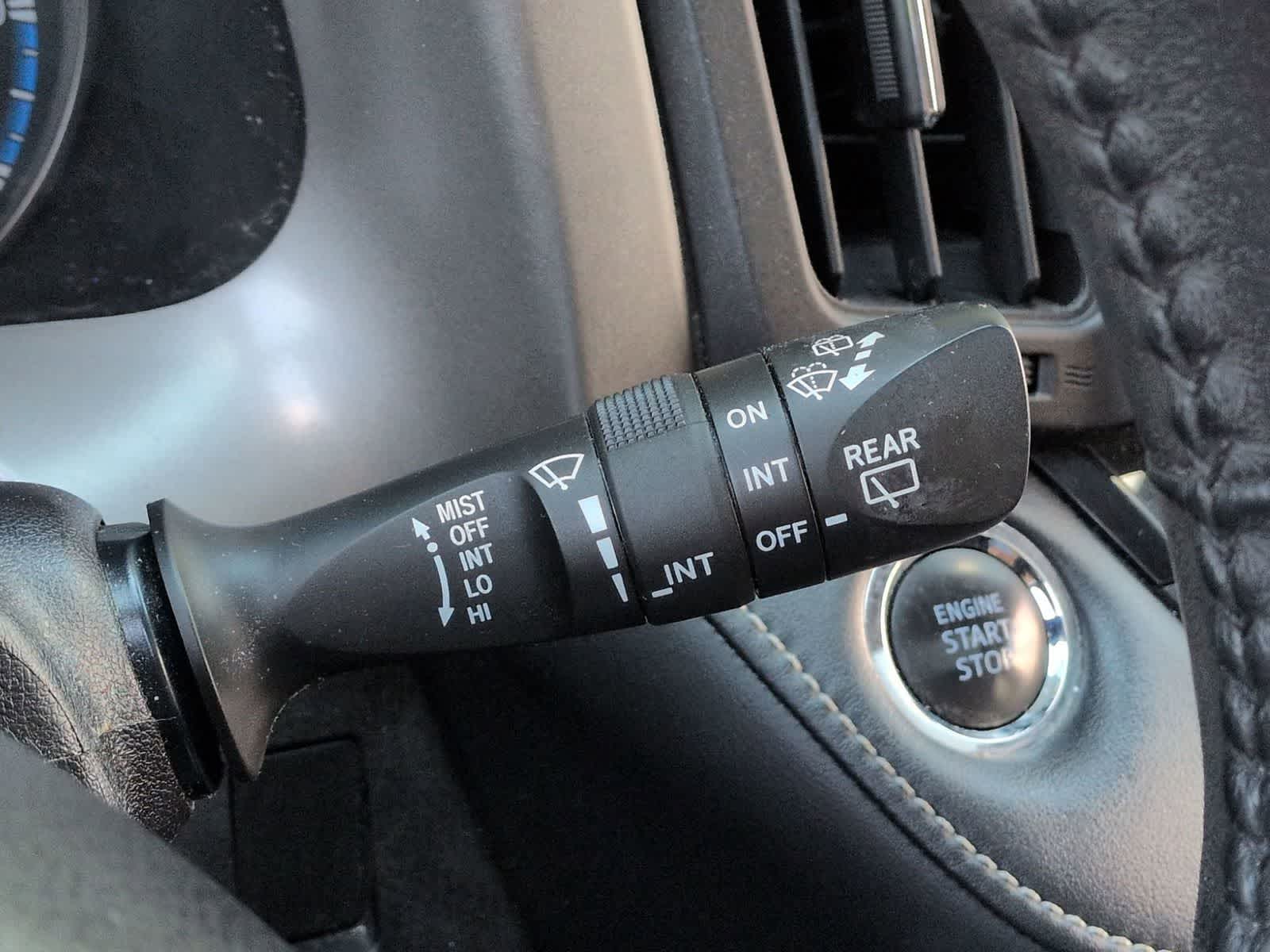 Thumbnail: 2018 Toyota RAV4 - 27