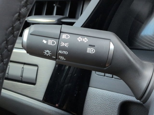 Thumbnail: 2025 Lexus ES - 29