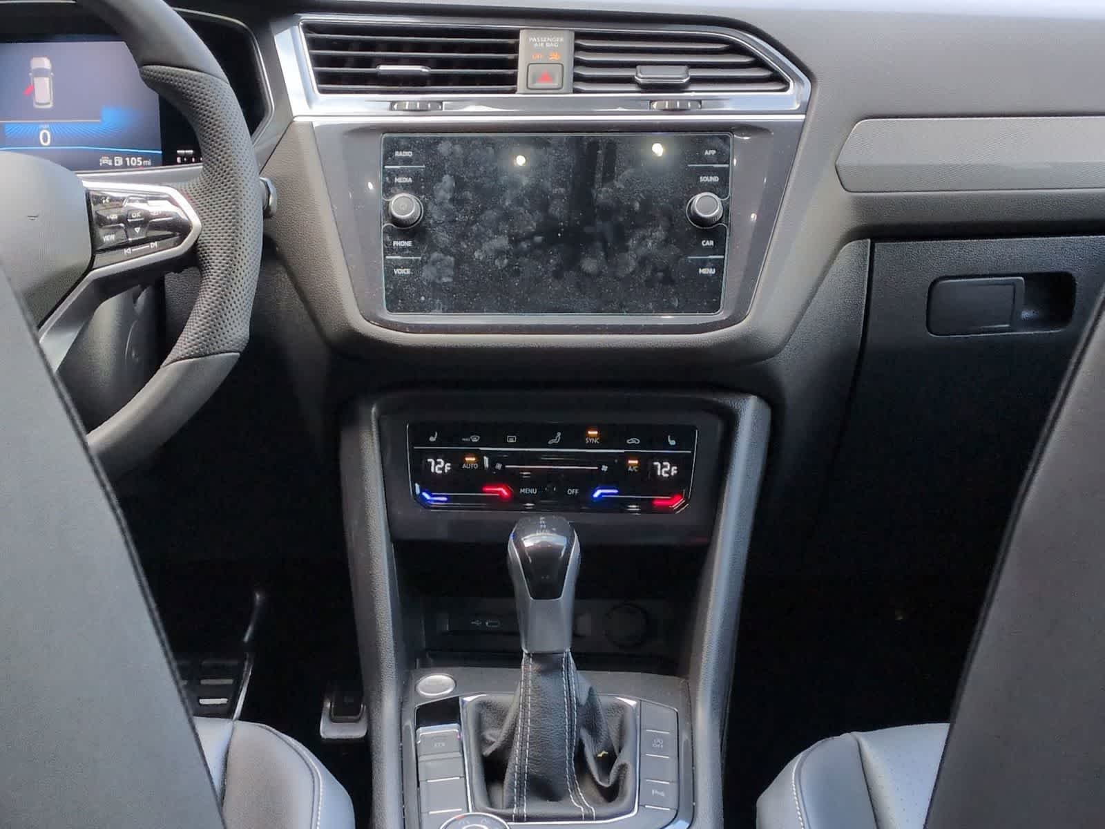 Thumbnail: 2022 Volkswagen Tiguan - 30