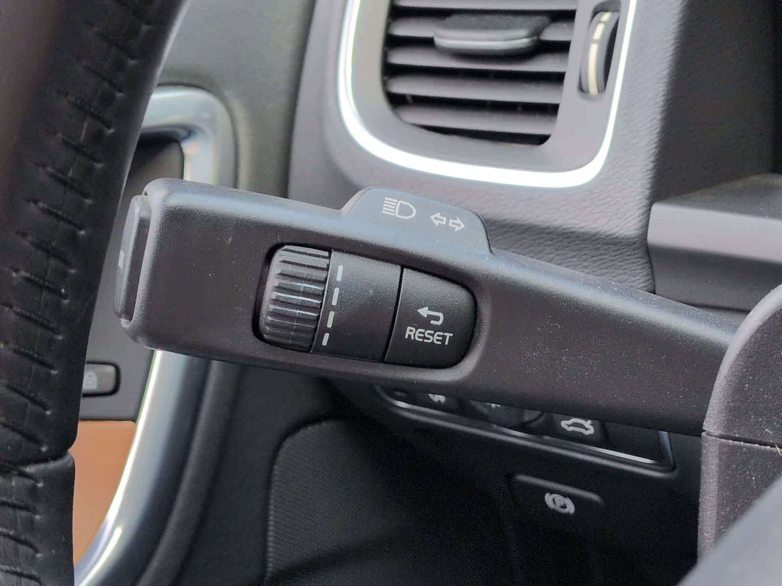 Thumbnail: 2016 Volvo S60 - 29