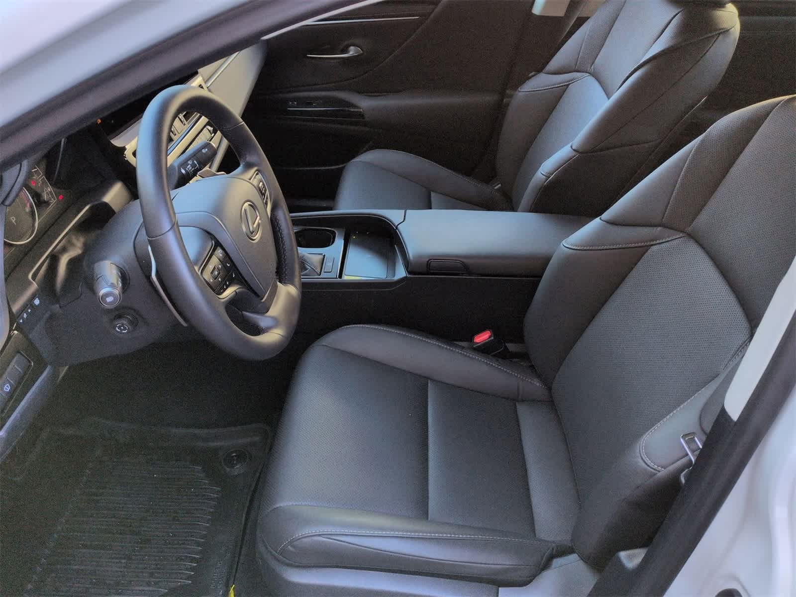 Thumbnail: 2025 Lexus ES - 17