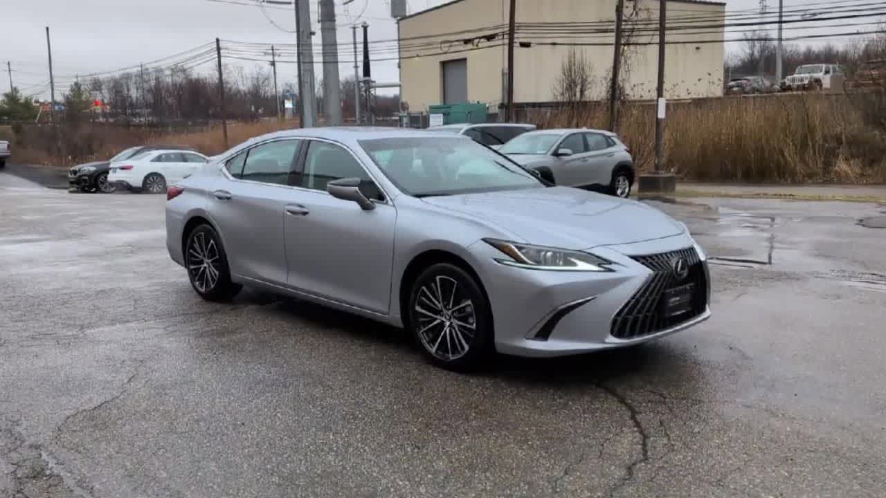 Thumbnail: 2025 Lexus ES - 2