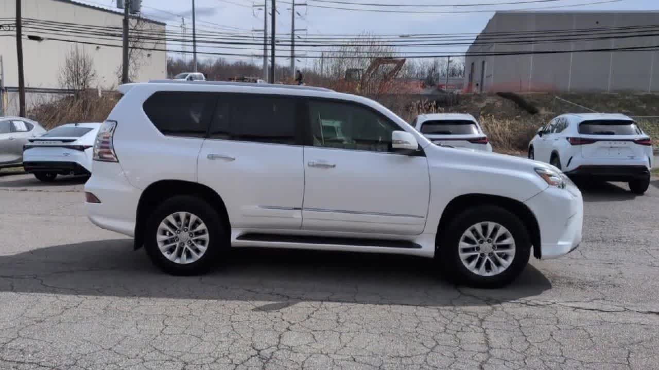 Thumbnail: 2015 Lexus GX - 9