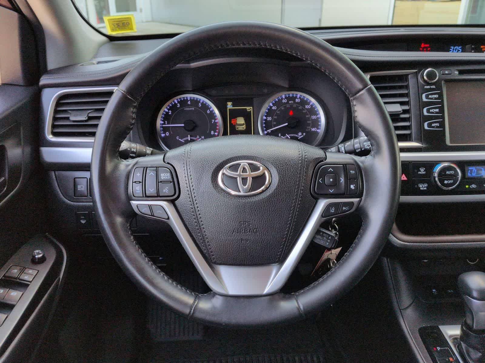 Thumbnail: 2019 Toyota Highlander - 23