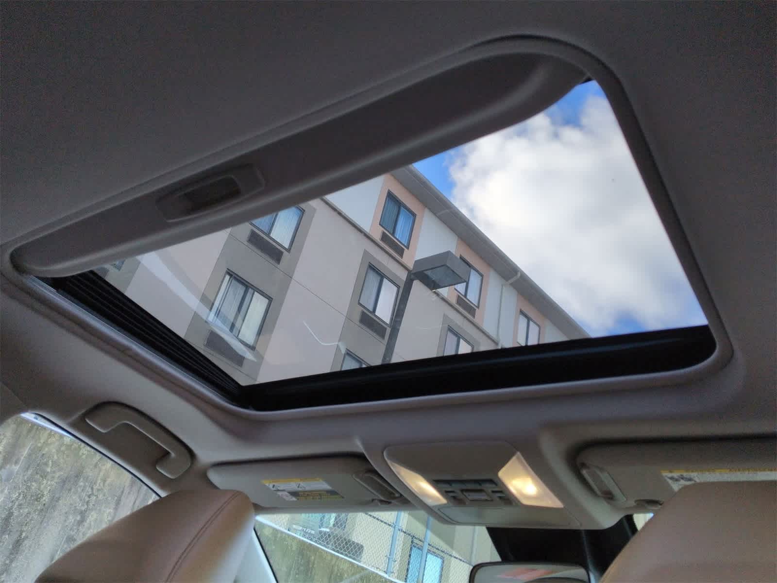 Thumbnail: 2022 Toyota RAV4 - 23