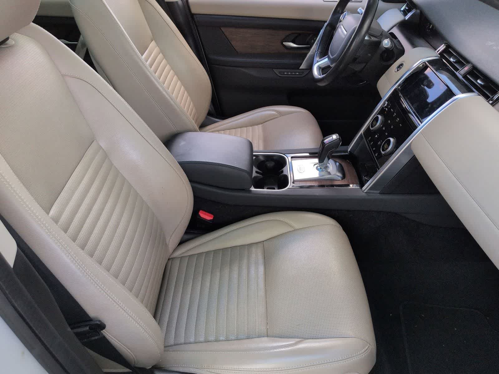 Thumbnail: 2020 Land Rover Discovery Sport - 23
