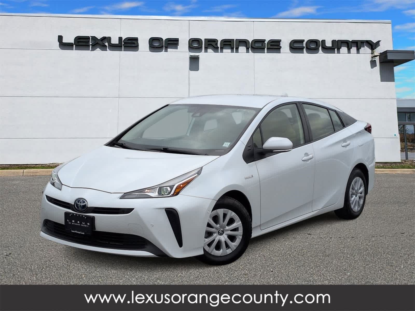 2022 Toyota Prius LE's photo