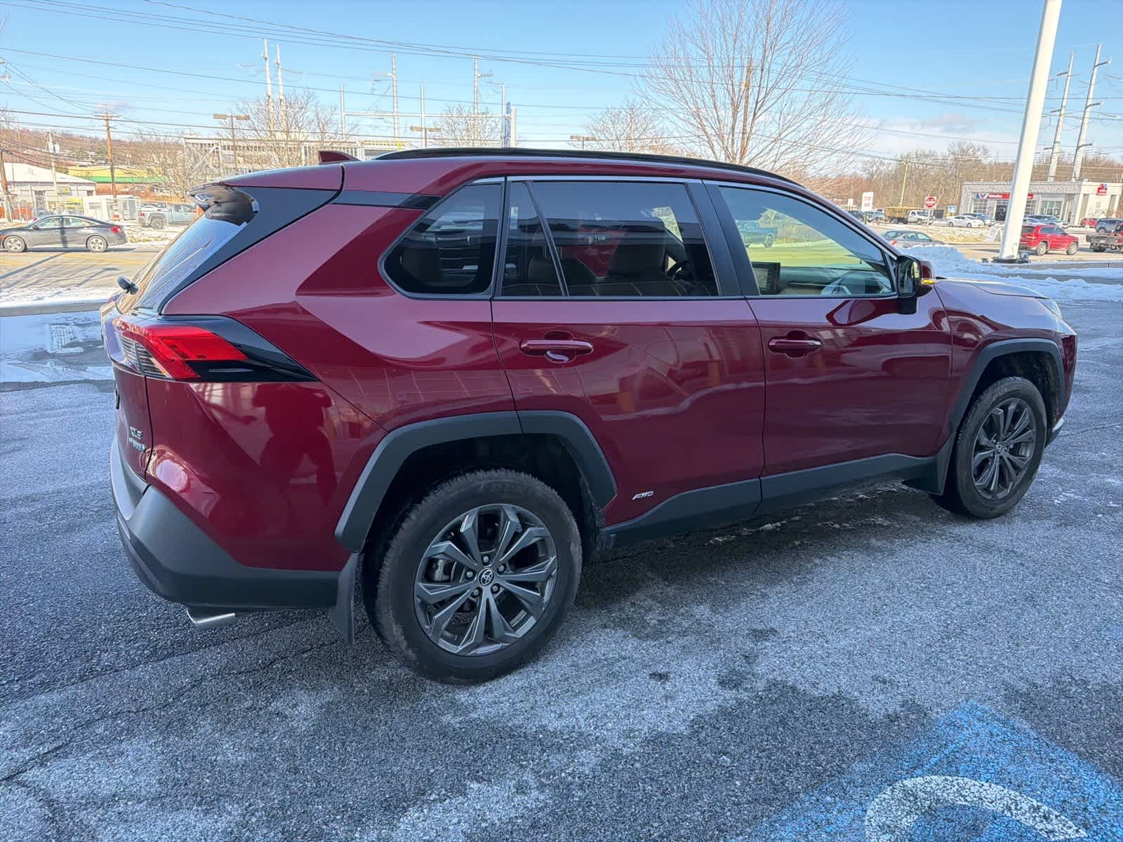 Thumbnail: 2022 Toyota RAV4 - 13