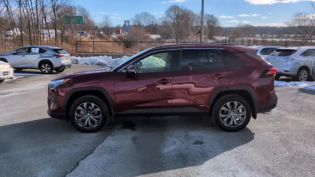 Thumbnail: 2022 Toyota RAV4 - 5