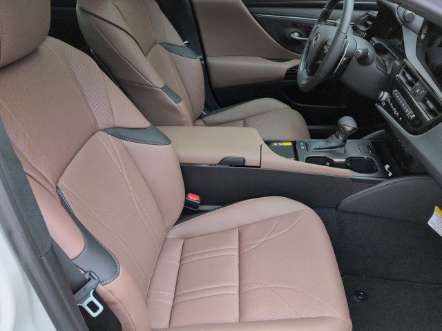 Thumbnail: 2025 Lexus ES - 24