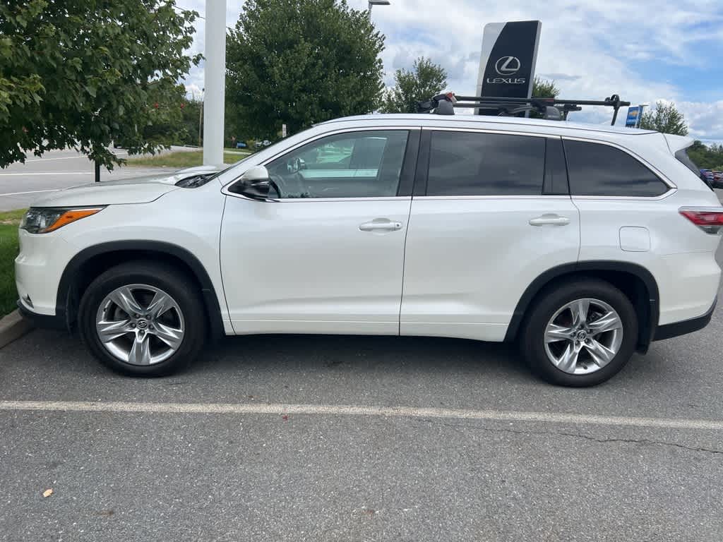Used 2016 Toyota Highlander Limited with VIN 5TDDKRFH2GS272991 for sale in Middletown, NY