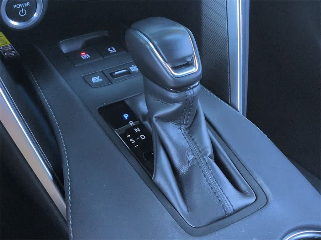 Thumbnail: 2024 Toyota Venza - 32