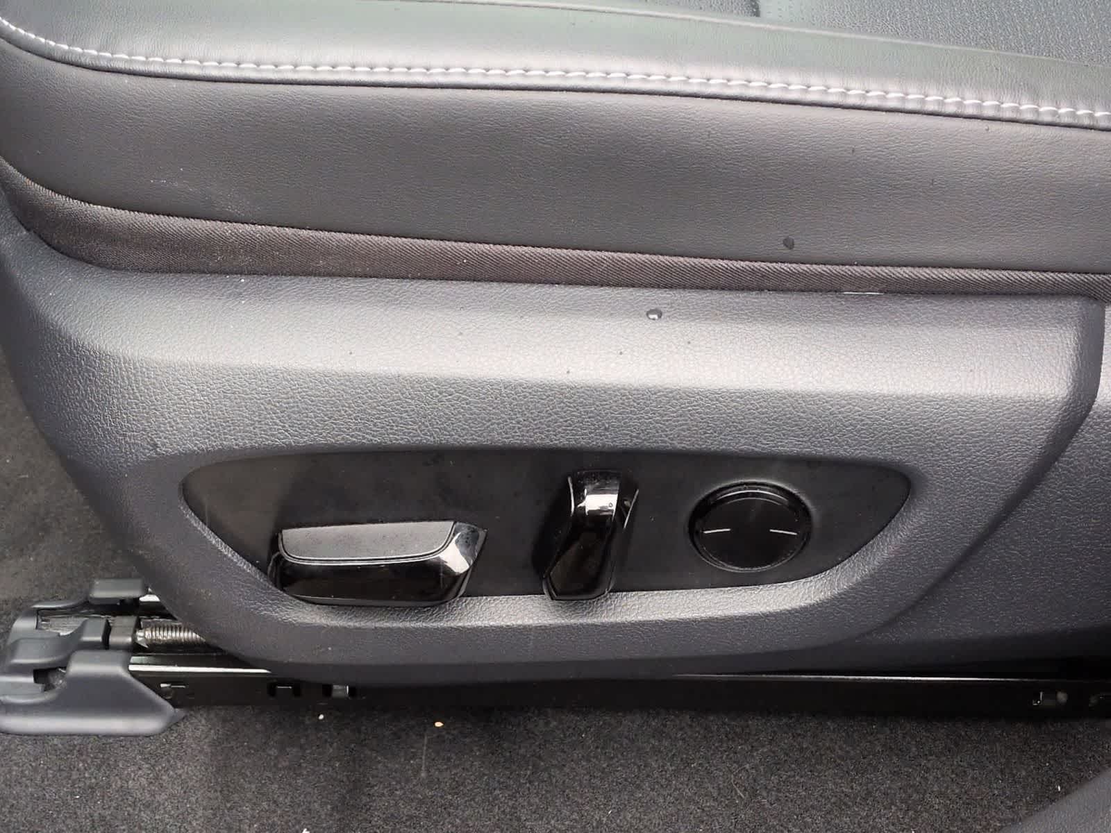 Thumbnail: 2025 Lexus RX - 18