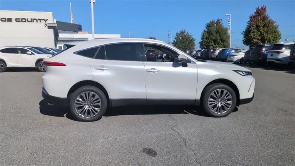 Thumbnail: 2024 Toyota Venza - 9