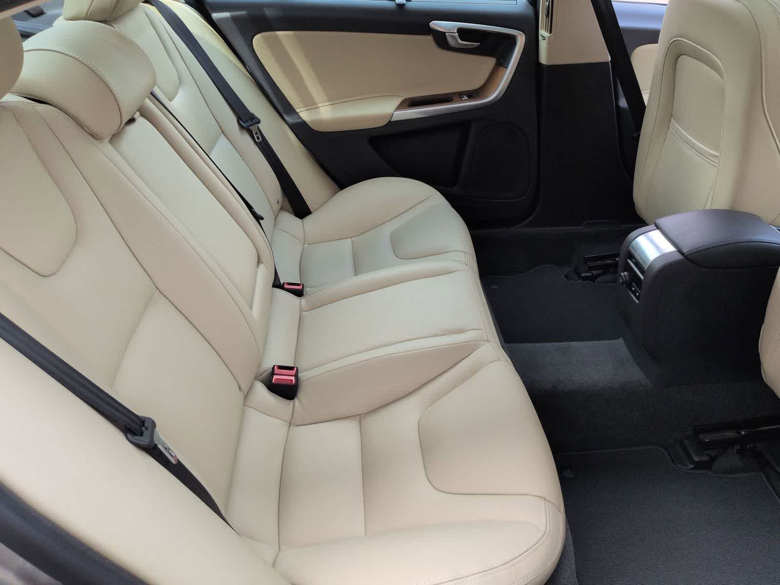 Thumbnail: 2016 Volvo S60 - 22