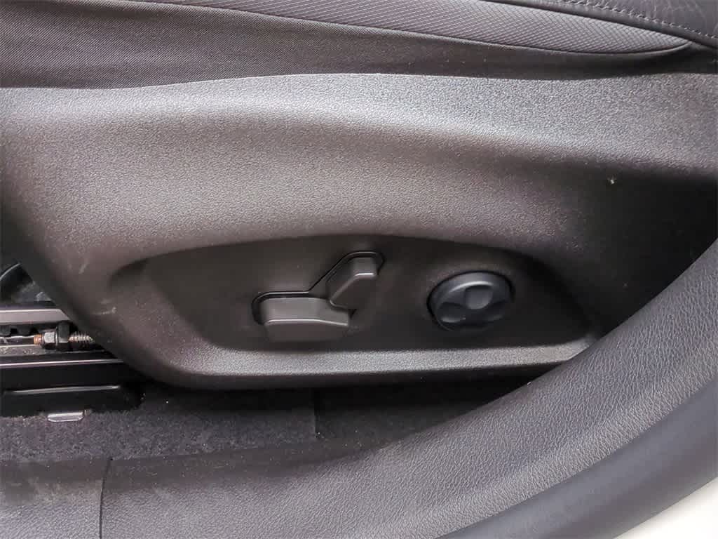 Thumbnail: 2021 Jeep Renegade - 17
