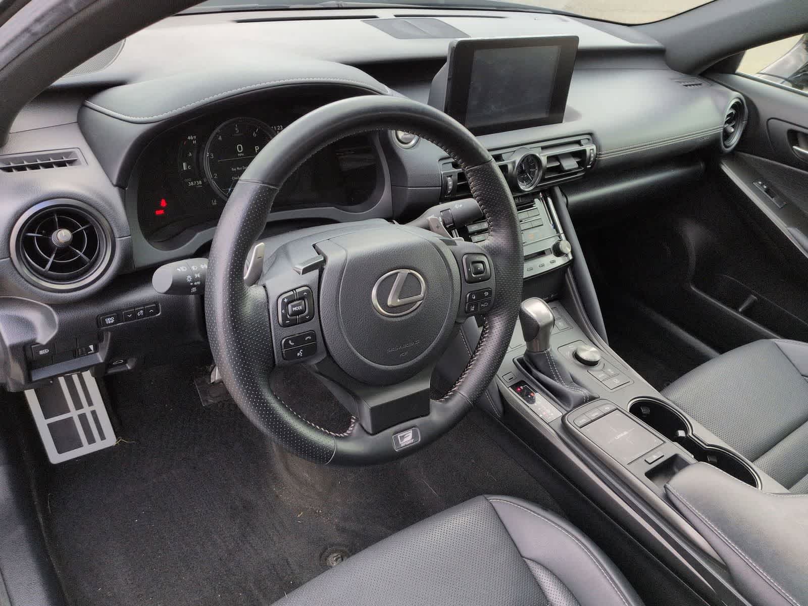 Thumbnail: 2023 Lexus IS - 10