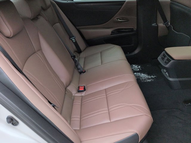 Thumbnail: 2025 Lexus ES - 22