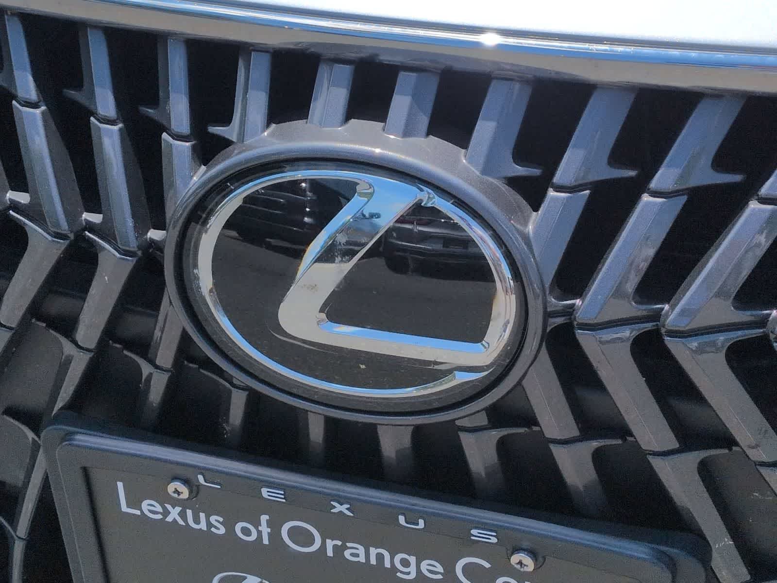Thumbnail: 2025 Lexus ES - 12