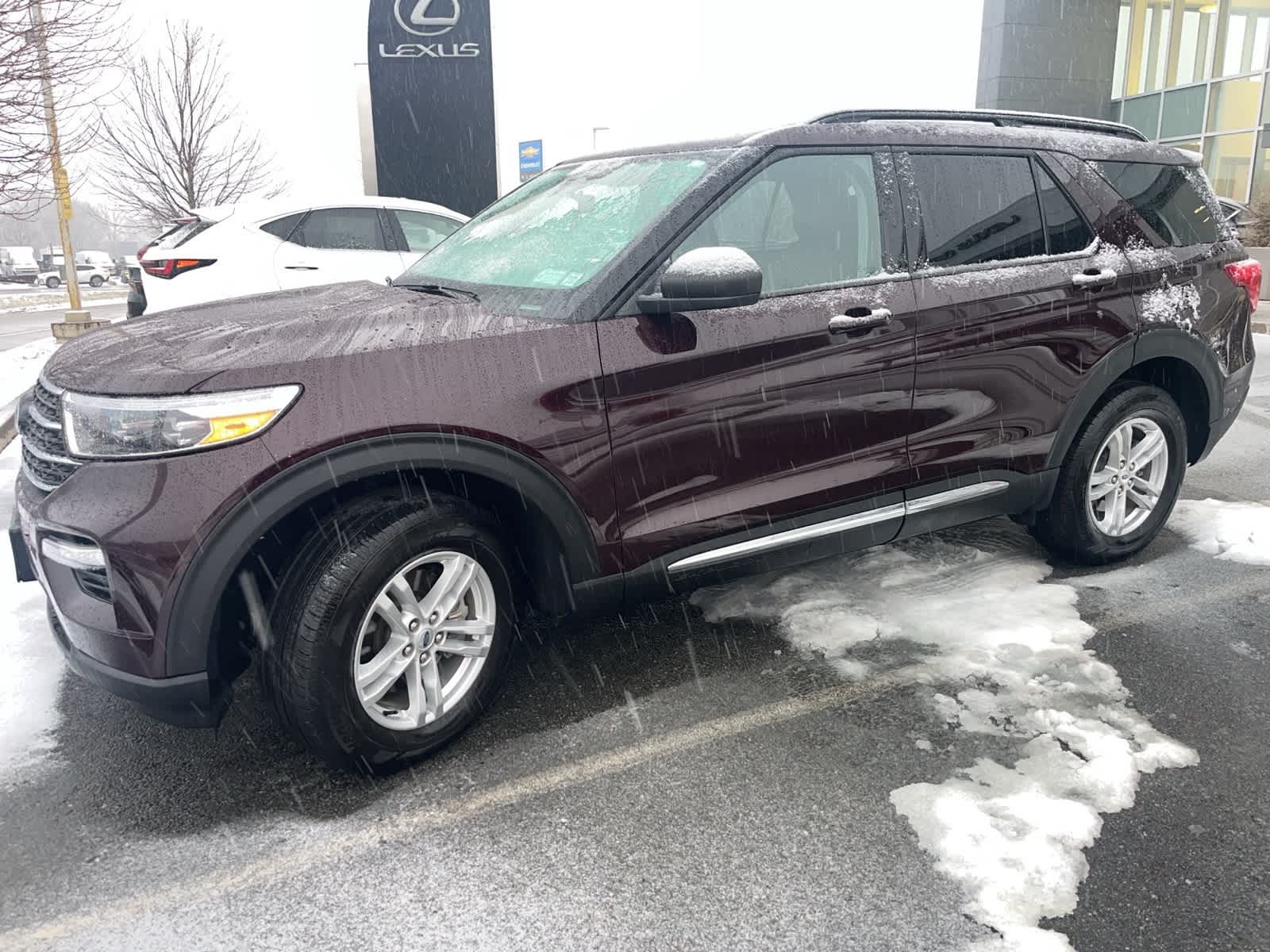 2023 Ford Explorer XLT's photo