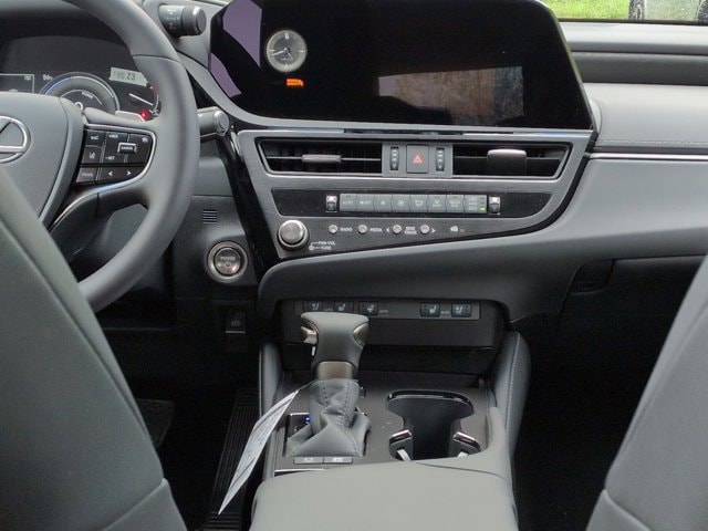 Thumbnail: 2025 Lexus ES - 30