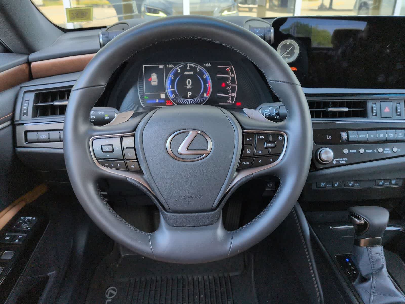 Thumbnail: 2025 Lexus ES - 25