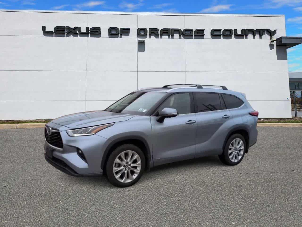 Thumbnail: 2023 Toyota Highlander - 4