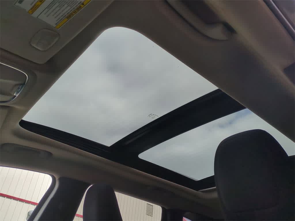 Thumbnail: 2016 Jeep Cherokee - 20