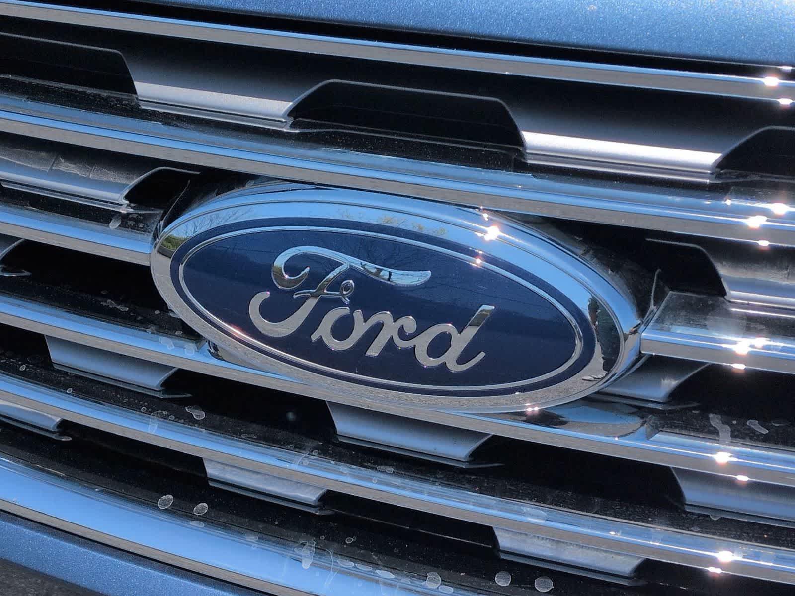 Thumbnail: 2019 Ford Edge - 12
