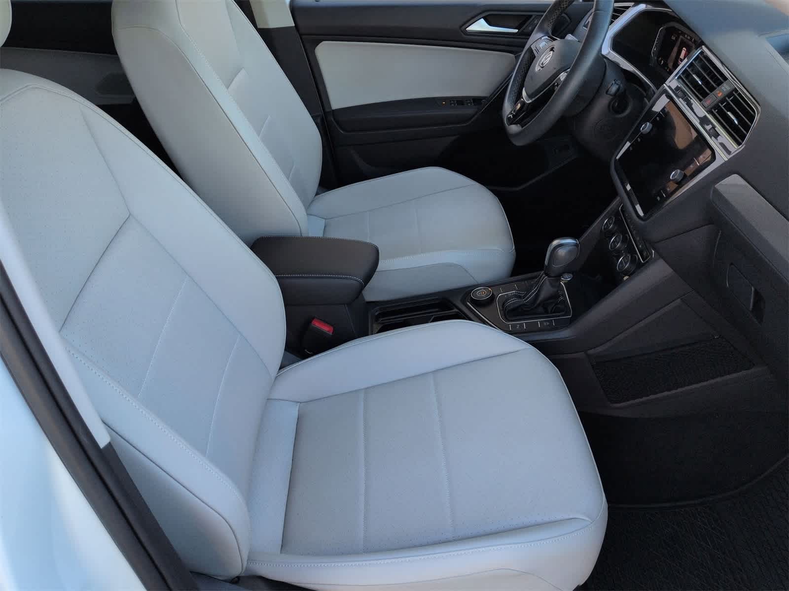 Thumbnail: 2021 Volkswagen Tiguan - 24