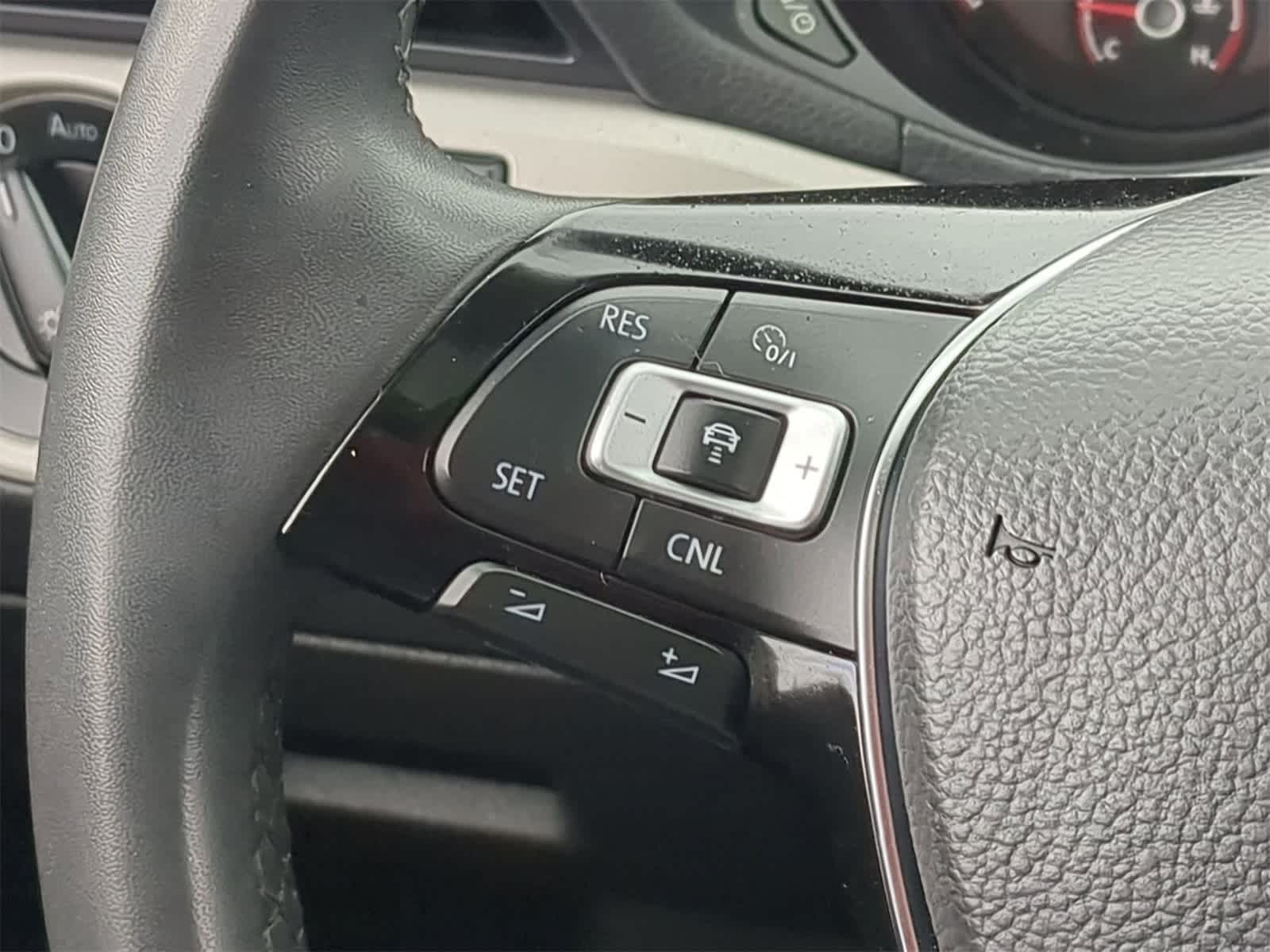 Thumbnail: 2022 Volkswagen Passat - 25