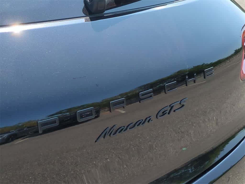 Thumbnail: 2017 Porsche Macan - 13