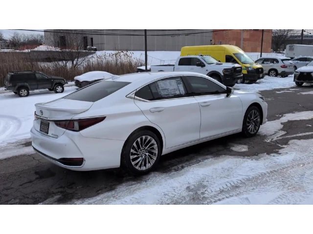 Thumbnail: 2025 Lexus ES - 8