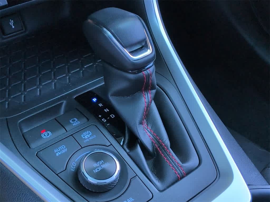 Thumbnail: 2022 Toyota RAV4 - 33