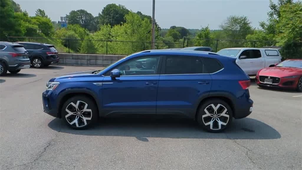 Thumbnail: 2022 Volkswagen Taos - 5