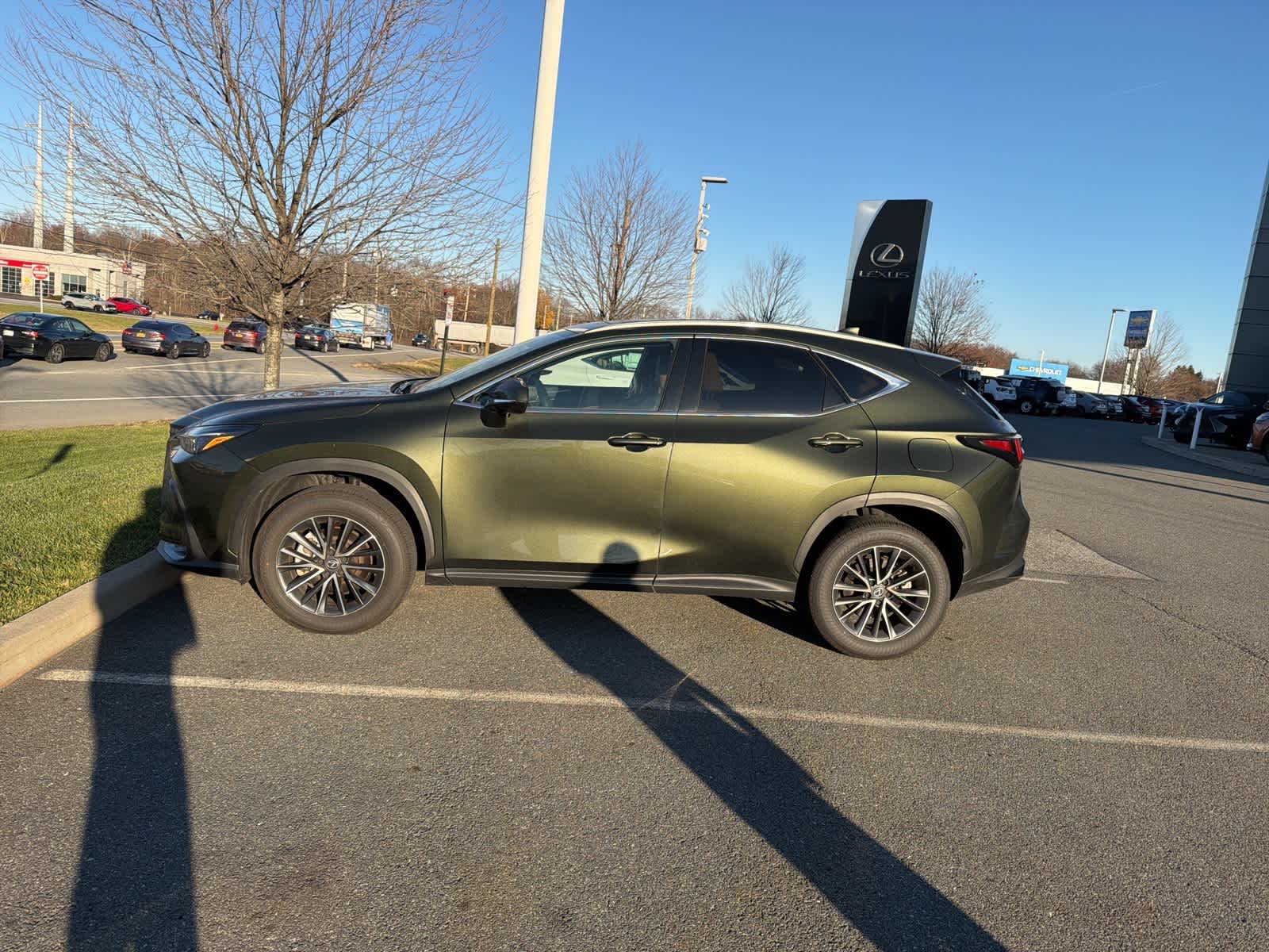 2025 Lexus NX 350h Premium photo 2