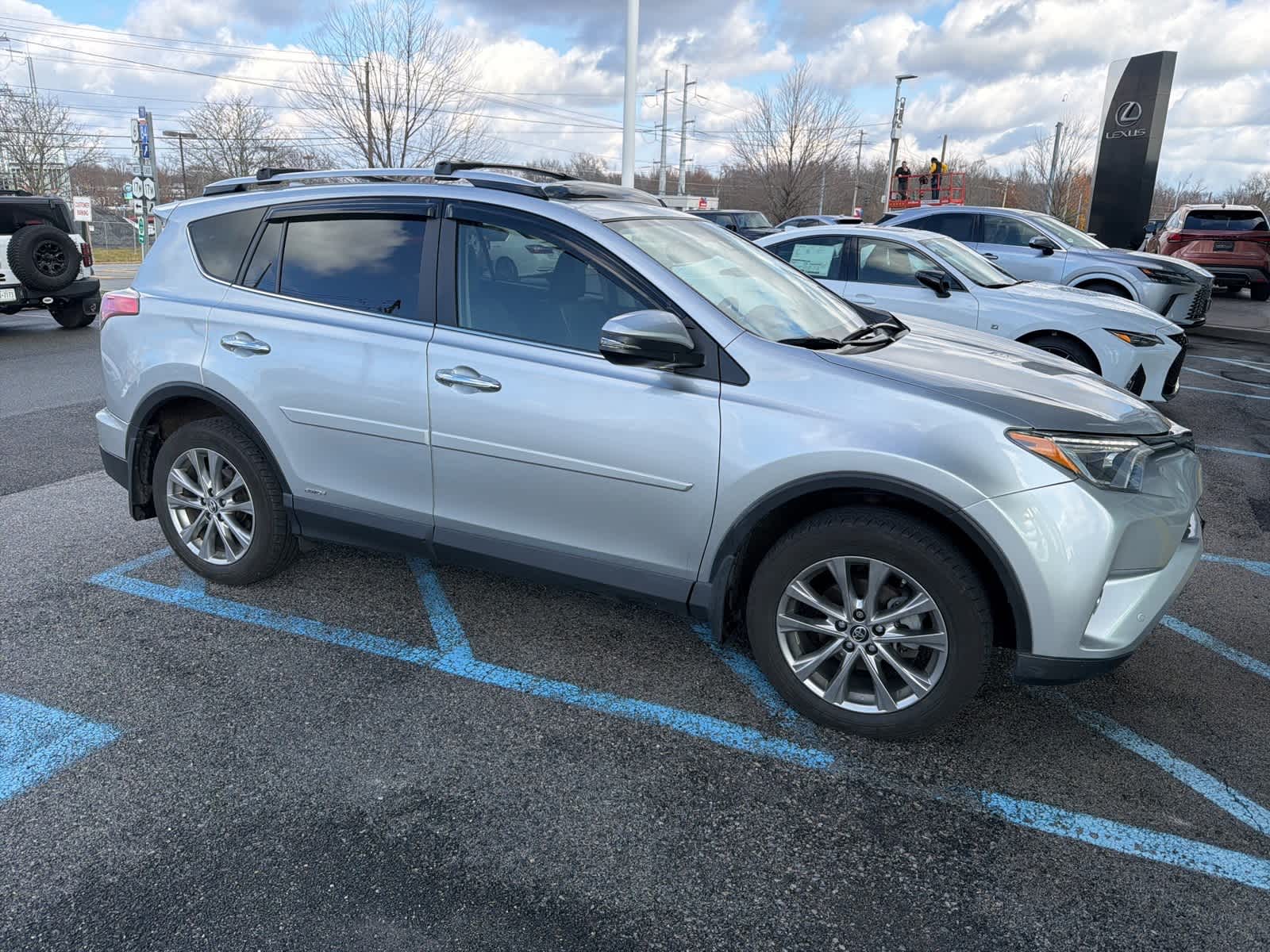 2016 Toyota RAV4 Hybrid Limited photo 2