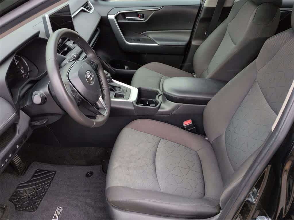 Thumbnail: 2024 Toyota RAV4 - 17