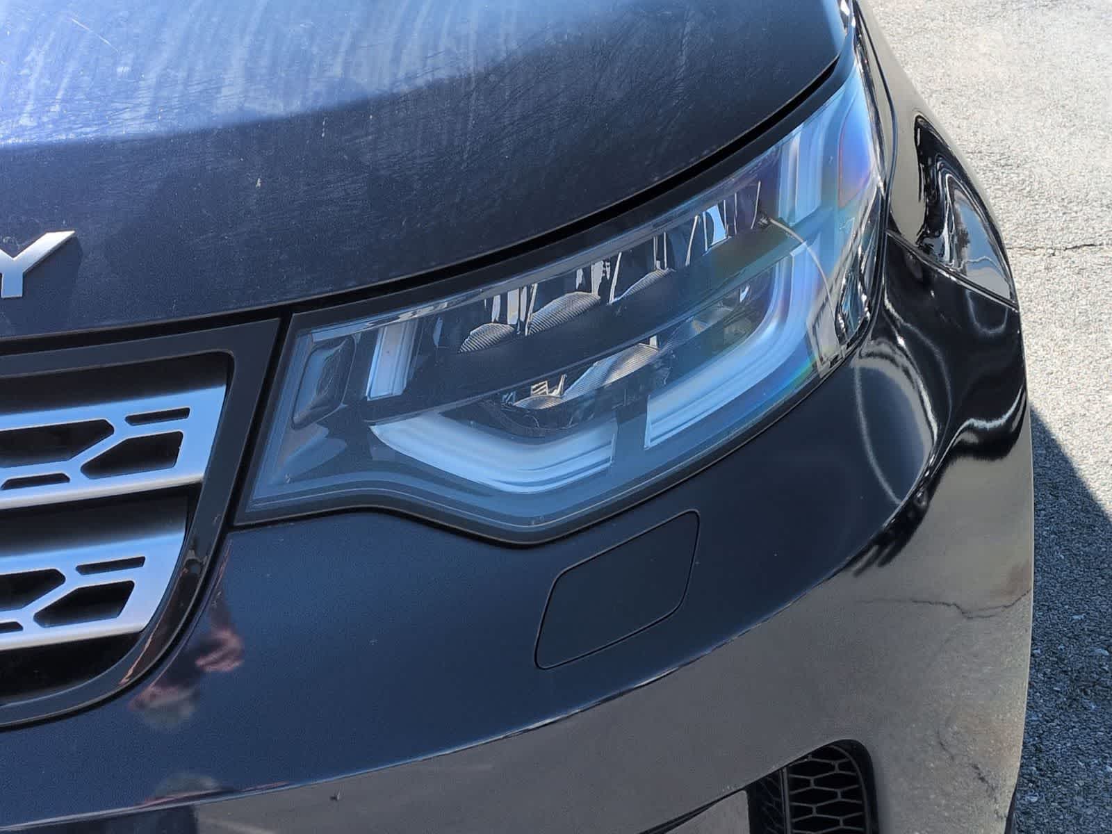 Thumbnail: 2020 Land Rover Discovery - 11