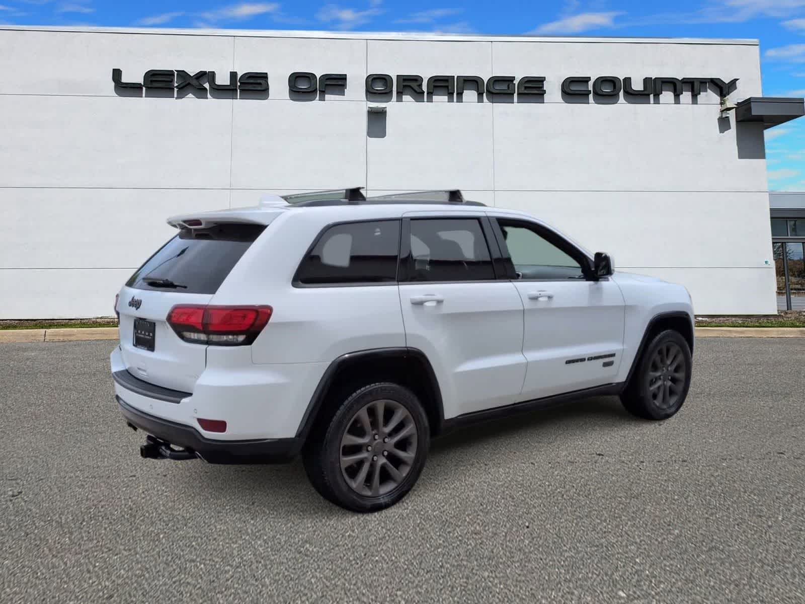 Thumbnail: 2016 Jeep Grand Cherokee - 8