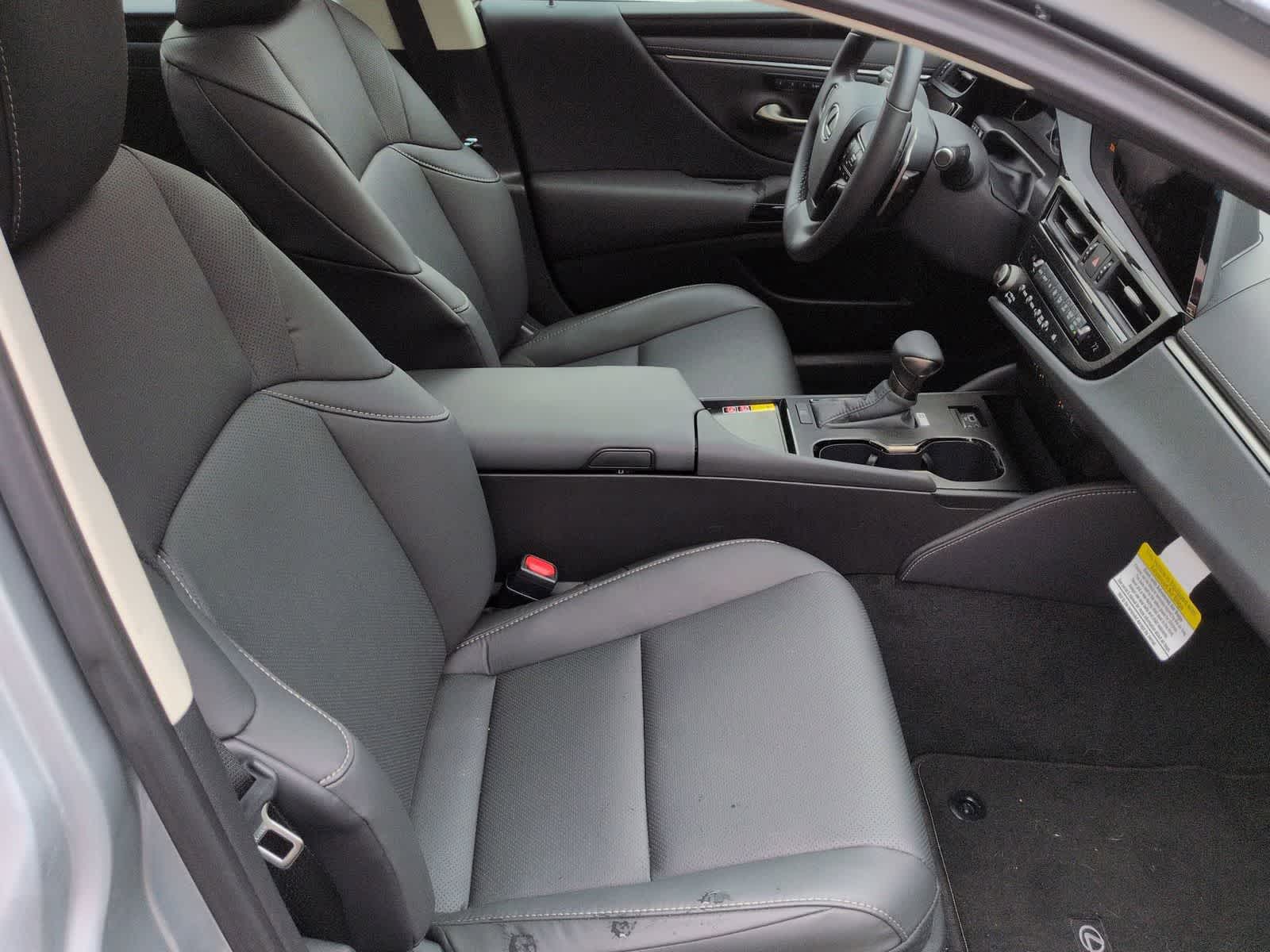 Thumbnail: 2025 Lexus ES - 24