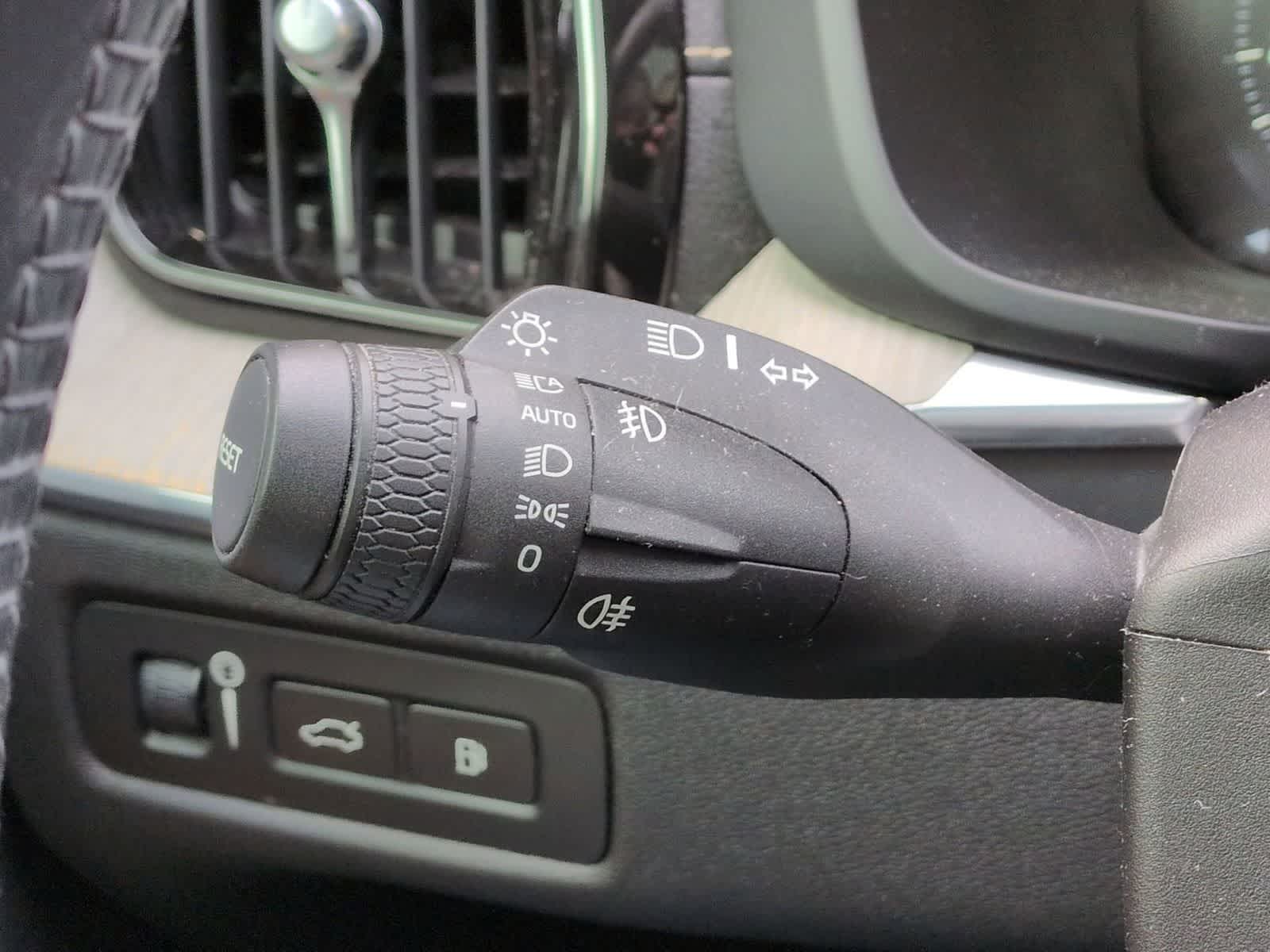 Thumbnail: 2018 Volvo XC60 - 29