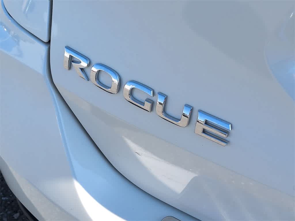 Thumbnail: 2017 Nissan Rogue - 13