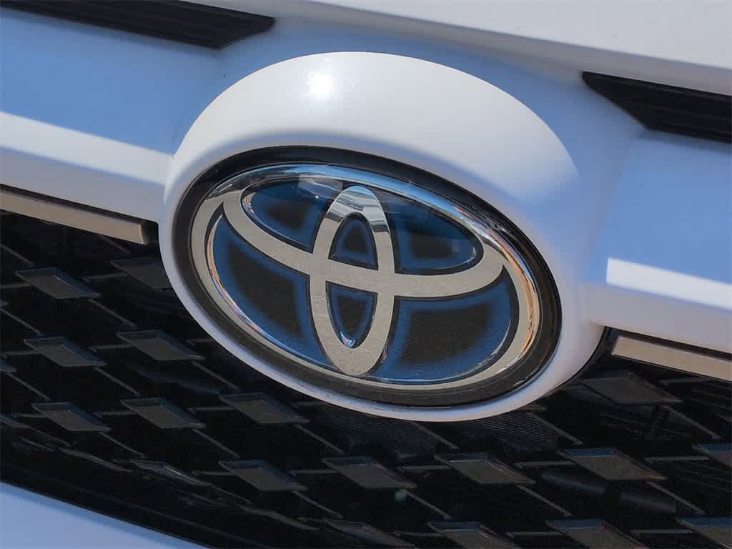 Thumbnail: 2022 Toyota RAV4 - 12