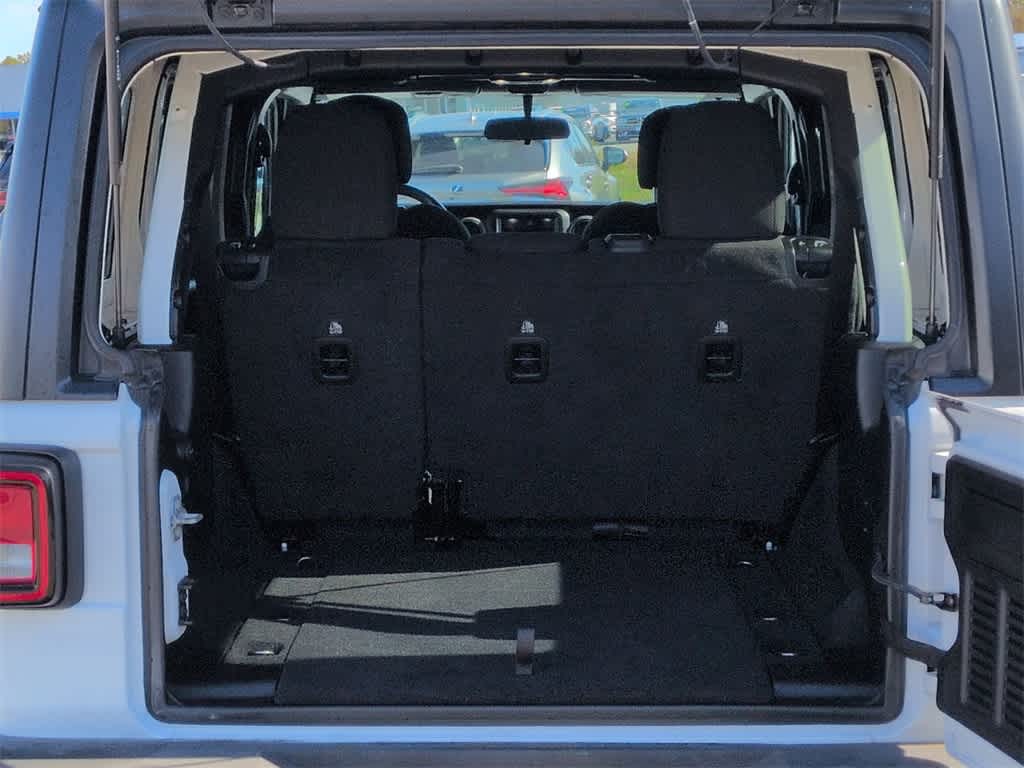 Thumbnail: 2022 Jeep Wrangler - 33