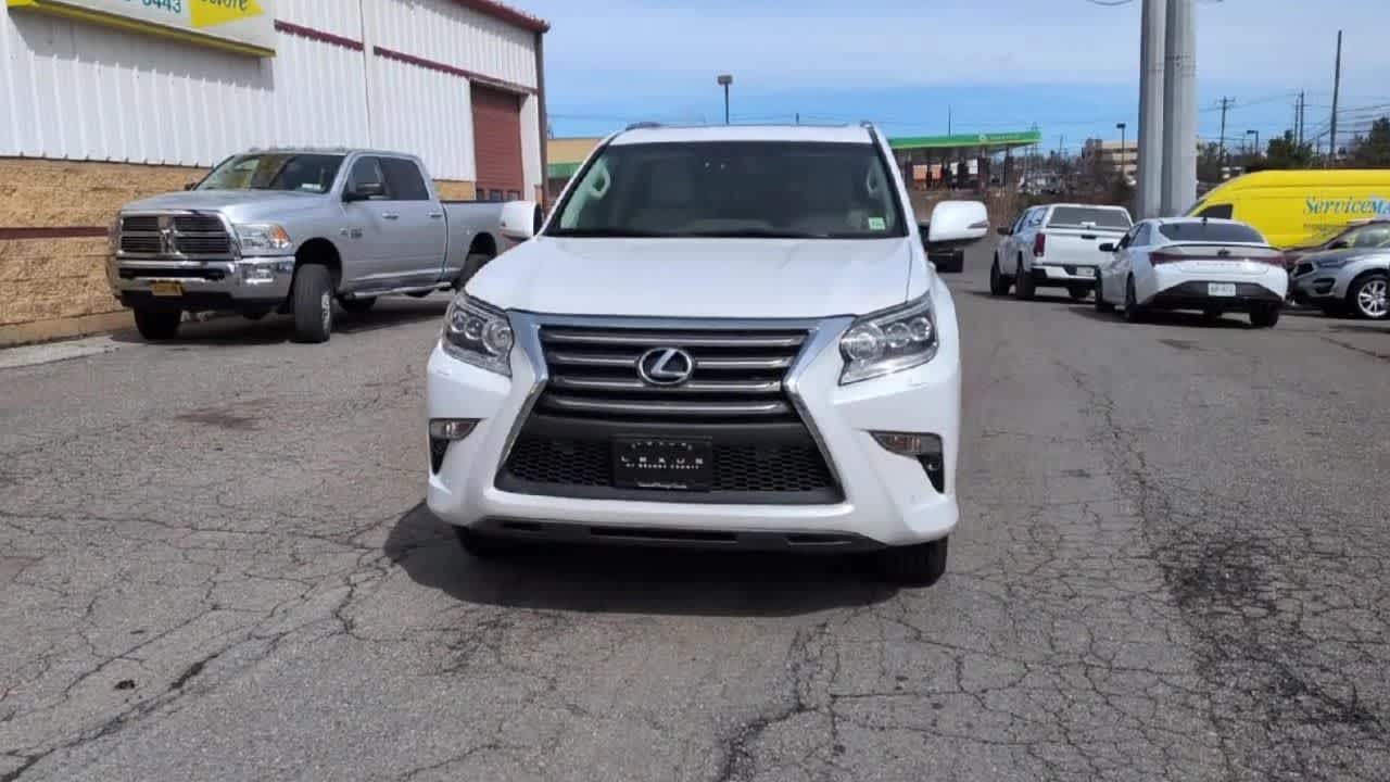 Thumbnail: 2015 Lexus GX - 3